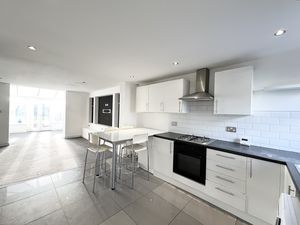 Photo 5- click for photo gallery